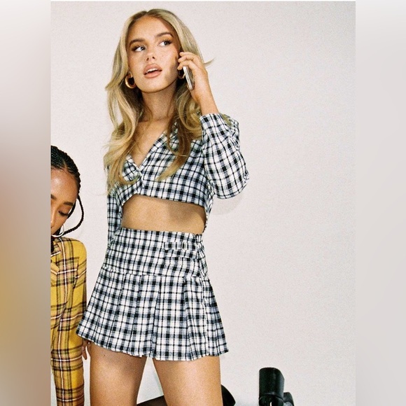 Princess Polly As If Blazer - Picture 1 of 6